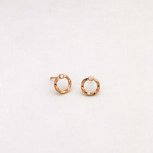 Load image into Gallery viewer, Twist Zero Earrings