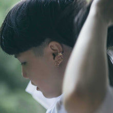 Load image into Gallery viewer, Twist Zero Earrings