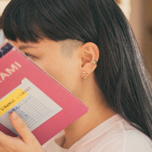 Load image into Gallery viewer, Twist Zero Earrings