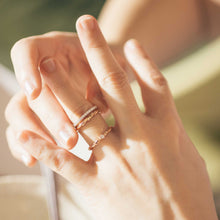 Load image into Gallery viewer, Twist Zero Ring