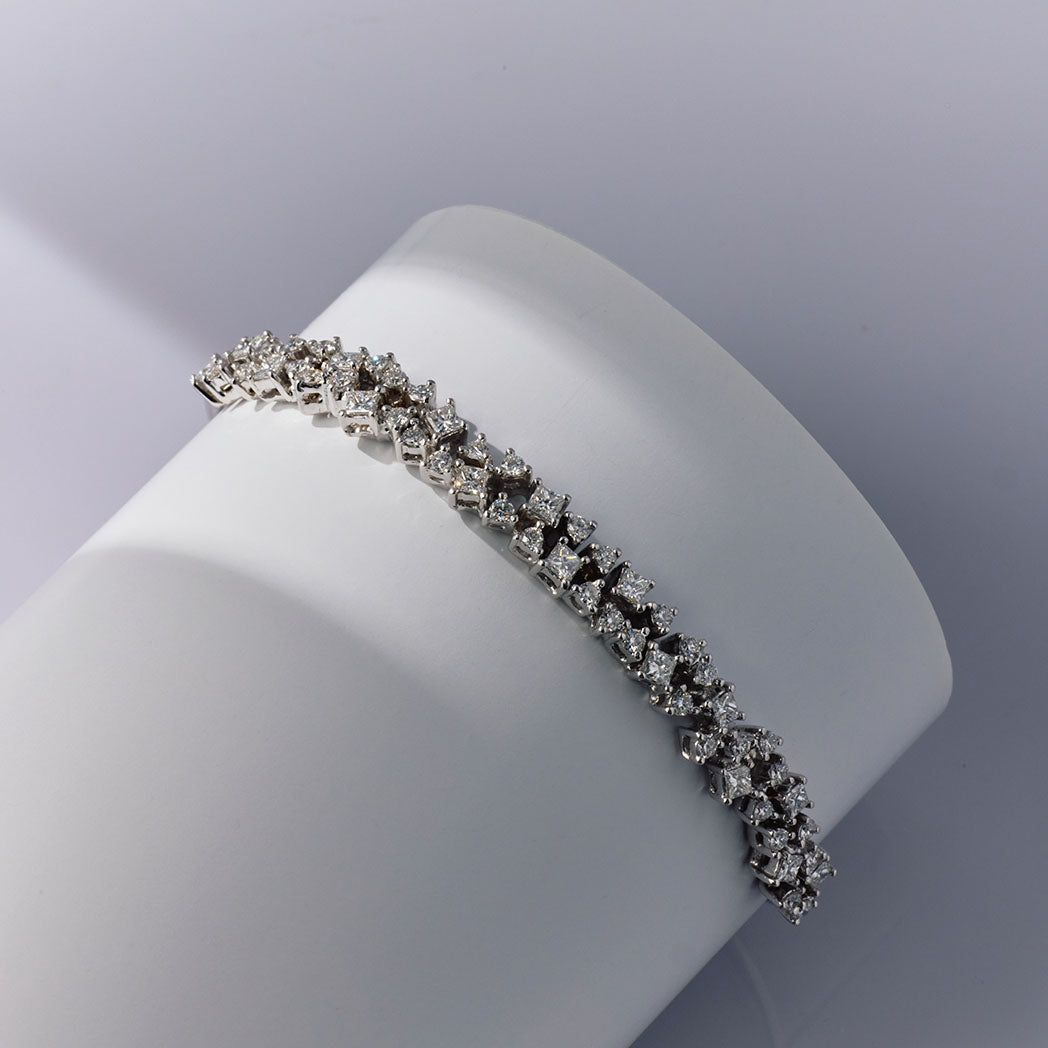 Fragment Princess Cut and Round Diamond Bangle