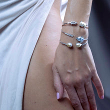 Load image into Gallery viewer, Keshi Diamond Pave Wire Bangle
