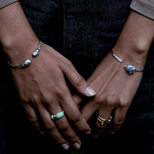 Load image into Gallery viewer, Tahitian Silver Keshi and Diamond Wire Bangle
