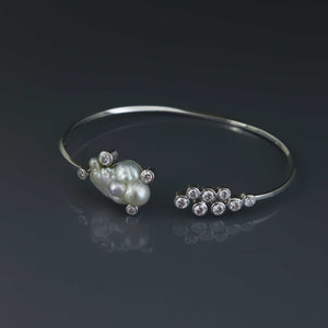 Keshi Diamond Satellite Twist Wire Bangle