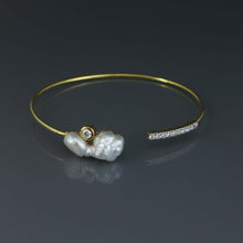 Load image into Gallery viewer, Keshi Diamond Pave Wire Bangle

