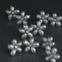 Load image into Gallery viewer, Keshi A Flower Earrings
