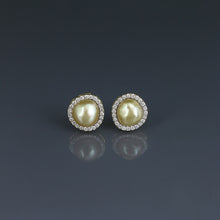 Load image into Gallery viewer, Champagne Keshi Halo Earrings
