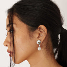 Load image into Gallery viewer, White and Tahitian Keshi Drop Earrings
