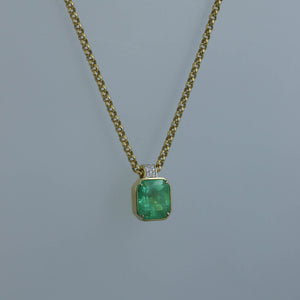 Stunning Colombian Emerald Pendant