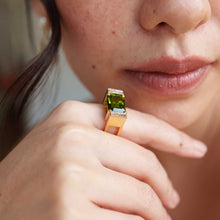Load image into Gallery viewer, Verdelite Tourmaline Baguette Bar Ring
