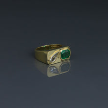 Load image into Gallery viewer, Colombian Emerald and Step Cut Pear Toi et Moi Gold Ring
