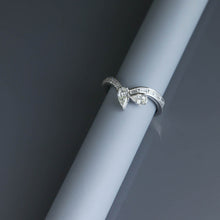 Load image into Gallery viewer, Step Pear Diamond Toi et Moi Ring
