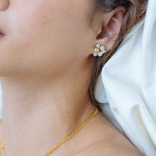 Load image into Gallery viewer, White and Natural Fancy Yellow Diamond Wreath Earrings
