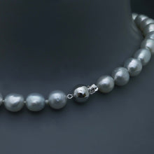 Load image into Gallery viewer, Baroque White South Sea Pearl Strand 9.4 to 12.7mm
