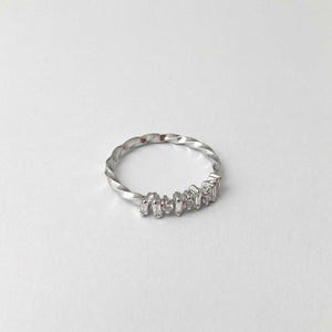 Twist Fragment Ring